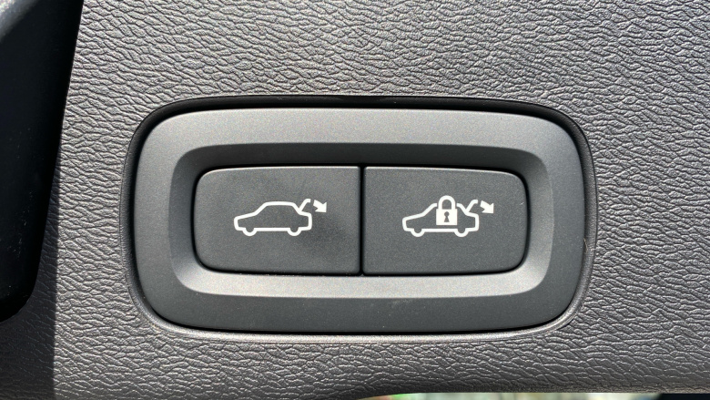 Volvo XC60 2.0 B5P Ultra Dark 5dr AWD Geartronic Petrol Estate